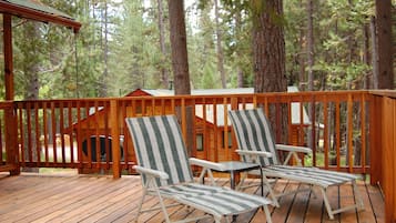 Chalet (2 Bedrooms) | Interior