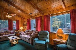 Chalet (3 Bedrooms) | Interior - Deer Lodge (Yosemite National Park)