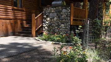 Chalet (2 Bedrooms) | Interior