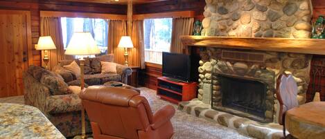 Chalet (2 Bedrooms) | Interior