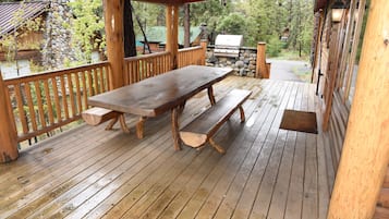 Chalet (2 Bedrooms) | Interior