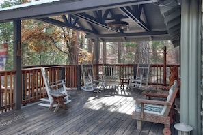 Interior - The Little Creek Cabin (Yosemite National Park)
