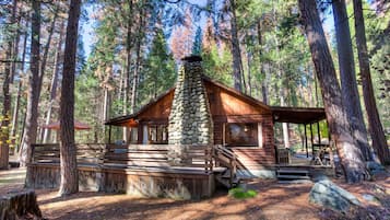 Chalet (2 Bedrooms) | Interior