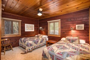 Interior - Creekside Cabin (Yosemite National Park)