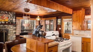 Stuga (2 Bedrooms) | Interiör