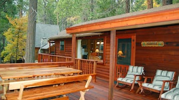 Chalet (2 Bedrooms) | Interior