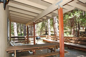 Chalet (3 Bedrooms) | Interior