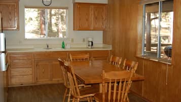 Chalet (3 Bedrooms) | Interior