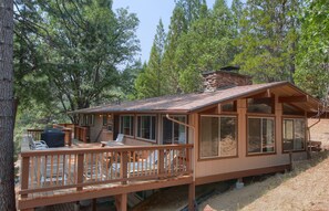 Front of property - Yosemite Mountain Lodge (Yosemite National Park)