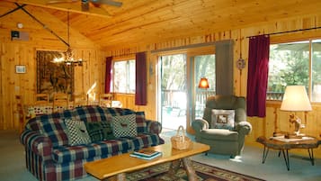 Chalet (3 Bedrooms) | Interior