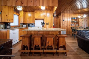 Interior - Howard's Retreat (Yosemite National Park)
