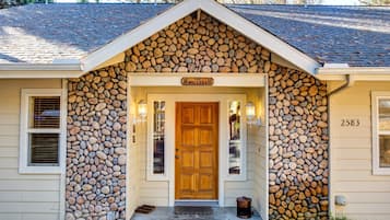 Chalet (4 Bedrooms) | Interior