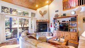 Chalet (4 Bedrooms) | Interior