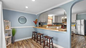 House (2 Bedrooms) | Interior