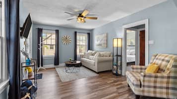 House (2 Bedrooms) | Living area | TV