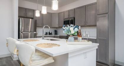 Luxurious One Bedroom Whitestown