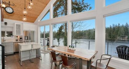 Lakefront Escape Fire Pit, Pets & Amazing Views