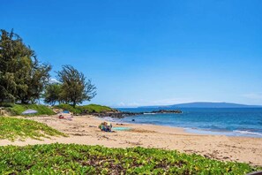 Interior - Beachside Retreat Walk to Shops & Dining (Kihei)