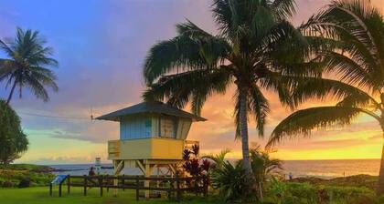 Beachside Retreat Walk to Shops & Dining