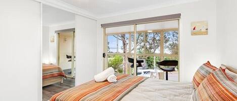 3 chambres, fer et planche à repasser, Wi-Fi, draps fournis