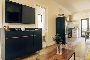 Interior - Luxury Cottage & Corporate Apartment Near Old Town, Rose Bowl, JPL, and More (Pasadena)