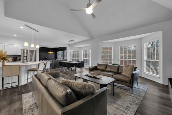 TV, fireplace - The Tulsacation 2 - Chic Modern Luxury Pool Home (Tulsa)