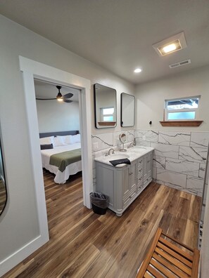 3 sovrum, värdeförvaringsskåp på rummet och strykjärn/strykbräda