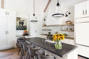 Fridge, microwave, oven, stovetop - NEW Luxury Farm Retreat In the Heart of Round Top W/ Pool, Fire Pit, King Beds (Round Top)