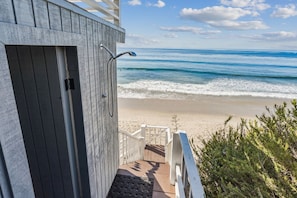 Beach nearby - Laguna Beach Oceanfront | St. Ann’s Beach | Private Beach Stairs to Sand! (Laguna Beach)
