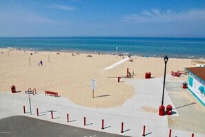 Liegestühle, Strandtücher