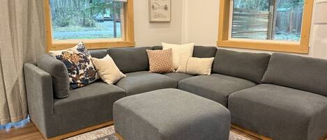 Smart-TV, Kamin, Bücher