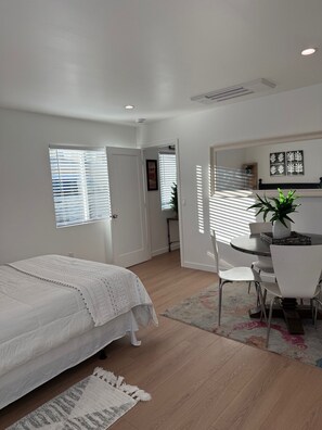 Silitysrauta/-lauta, internet, vuodevaatteet