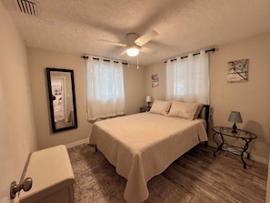 2 bedrooms, WiFi, bed sheets, wheelchair access