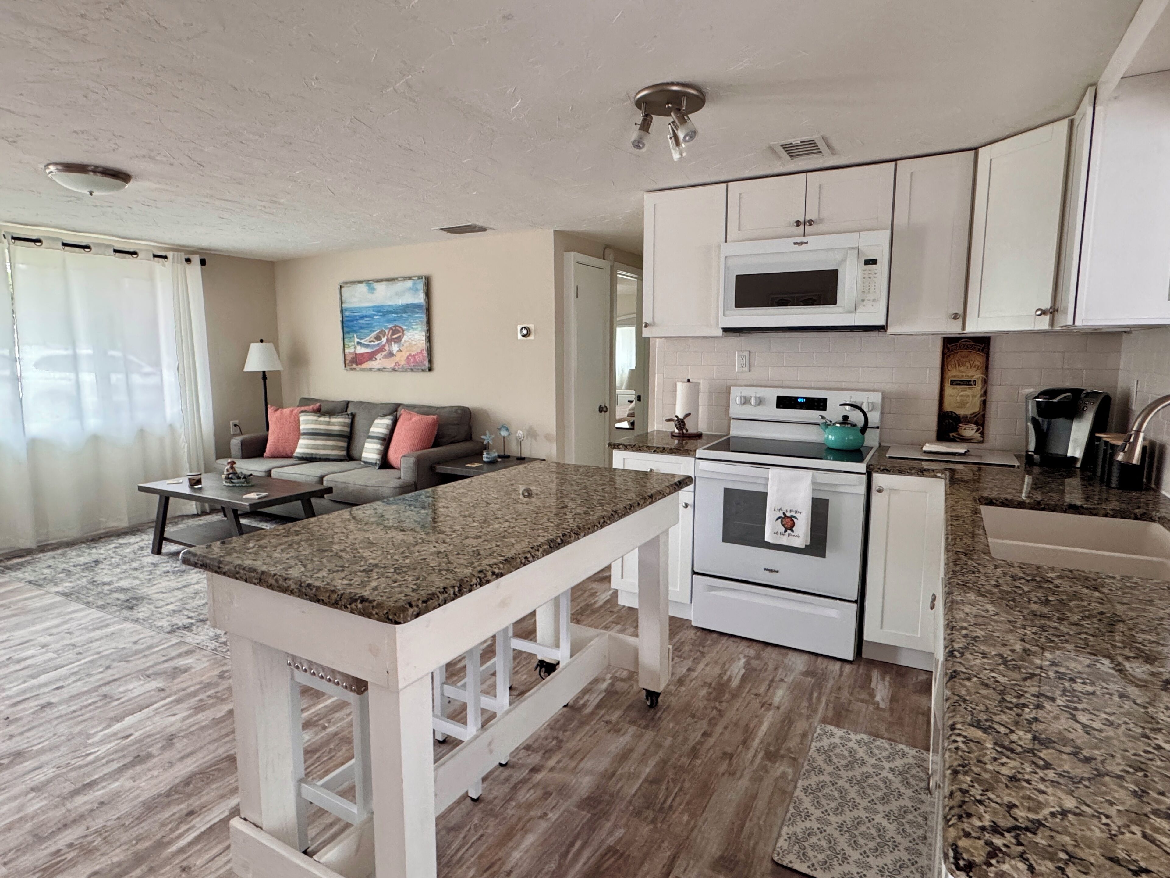 電子レンジ、オーブン、コンロ、食器洗い機