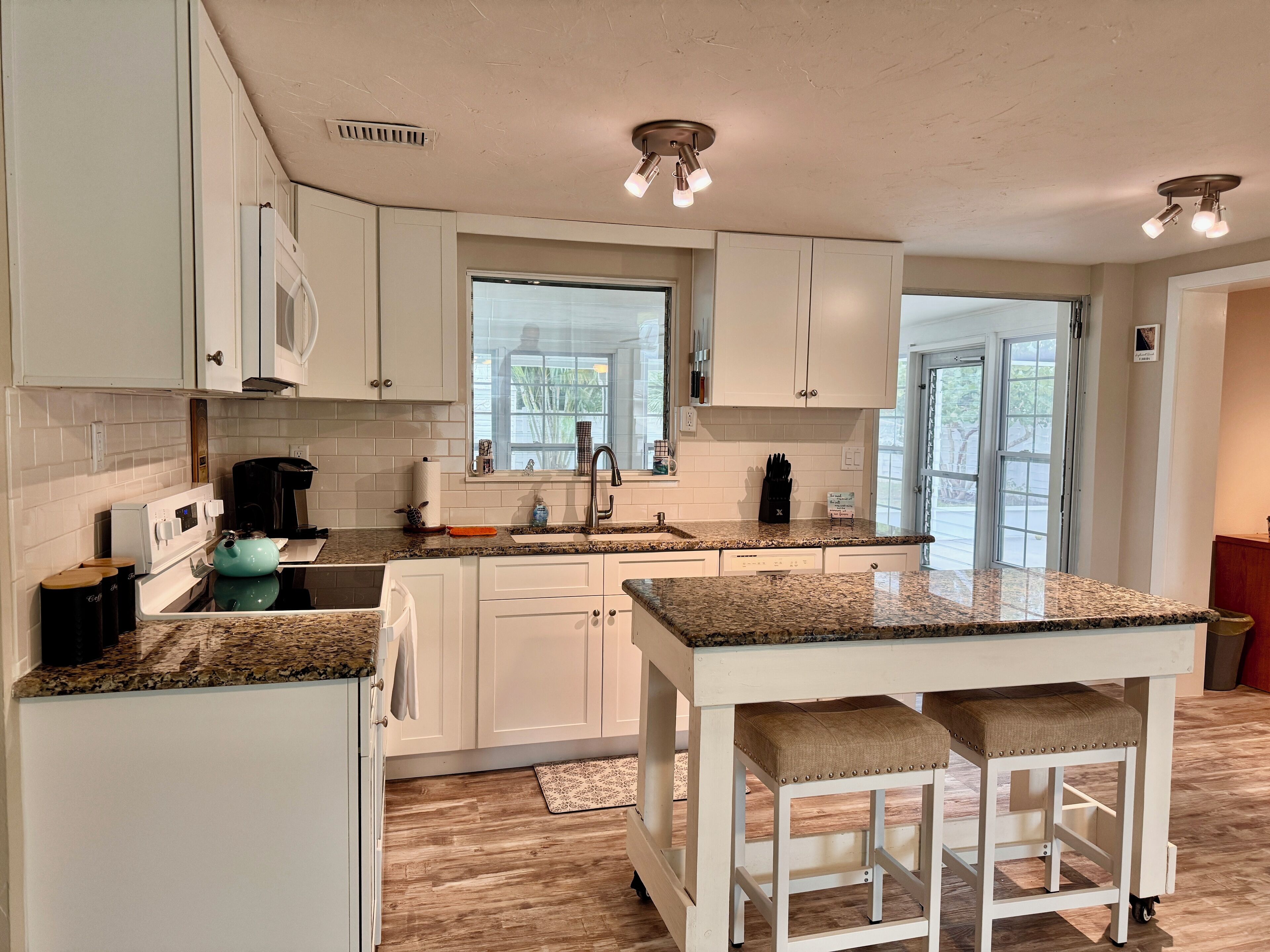 Microwave, oven, stovetop, dishwasher