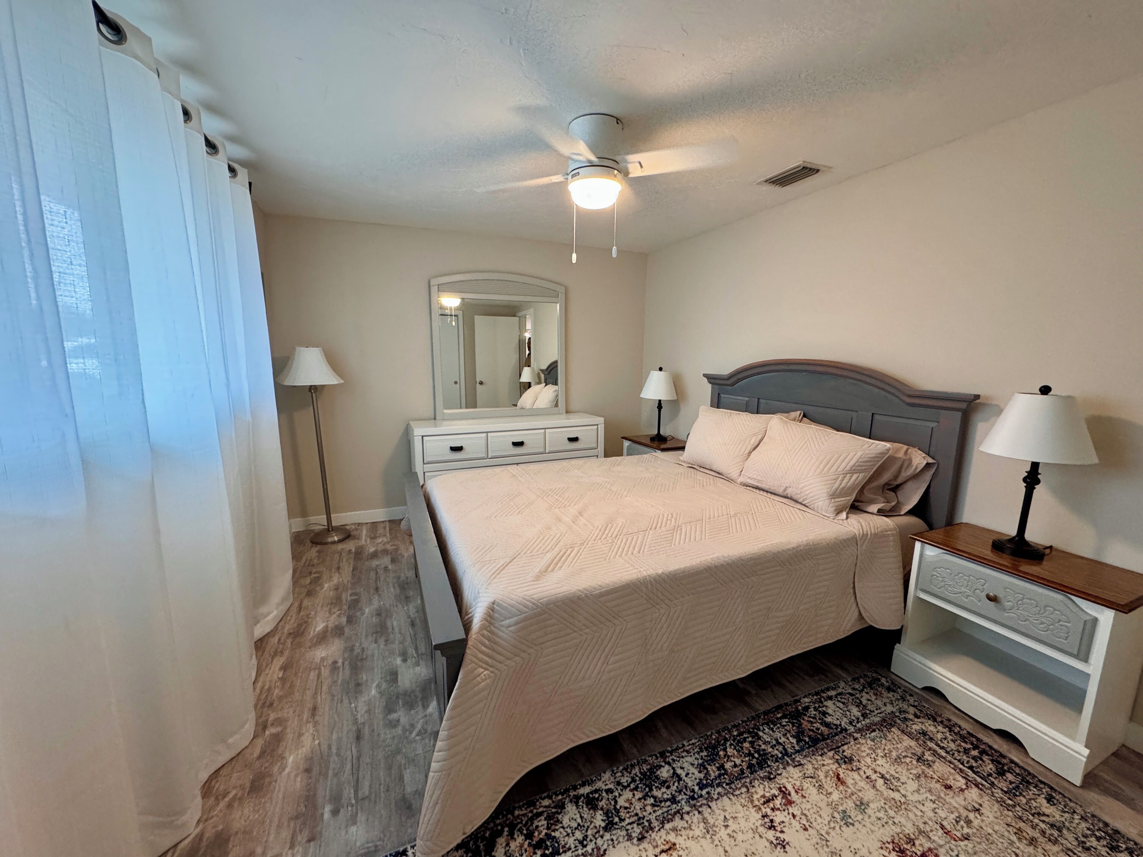 2 bedrooms, WiFi, bed sheets, wheelchair access