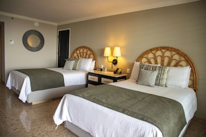 In-room safe, laptop workspace, blackout curtains, iron/ironing board - Princess Mundo Imperial All Inclusive (Acapulco)