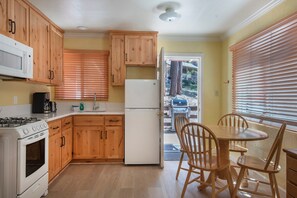 Fjallakofi (1 Bedroom) | Að innan