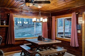 Chalet (2 Bedrooms) | Interior