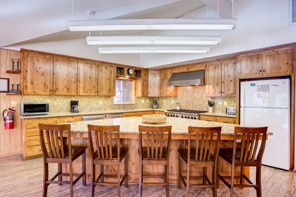 Chalet (5 Bedrooms) | Interior - River Lodge (Yosemite National Park)