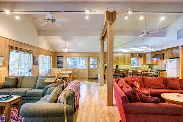 Chalet (5 Bedrooms) | Interior