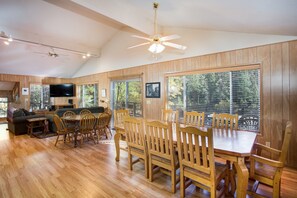 Chalet (5 Bedrooms) | Interior