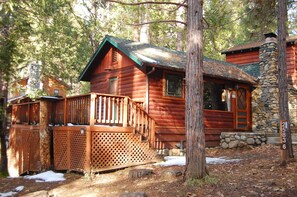 Chalet (1 Bedroom) | Front of property - Squirrel's Nest (Yosemite National Park)