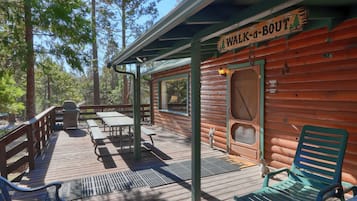 Chalet (2 Bedrooms) | Interior