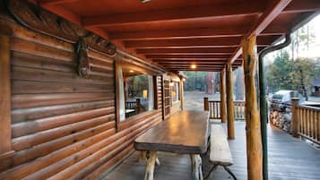 Chalet (2 Bedrooms) | Interior