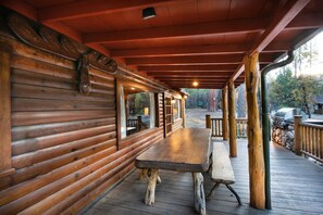 Chalet (2 Bedrooms) | Interior