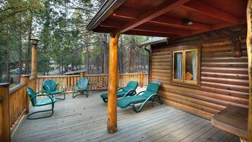 Chalet (2 Bedrooms) | Interior