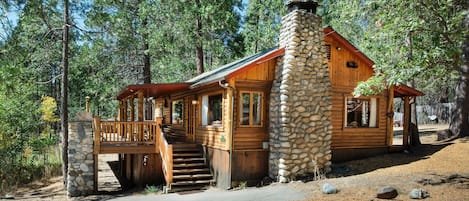 Chalet (2 Bedrooms) | Exterior