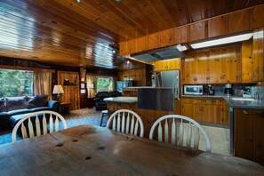 Chalet (2 Bedrooms) | Intérieur