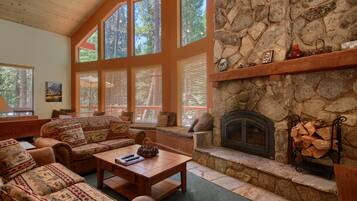 Chalet (3 Bedrooms) | Interior